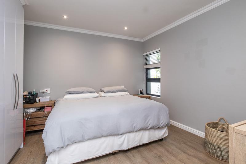 5 Bedroom Property for Sale in Constantia Western Cape